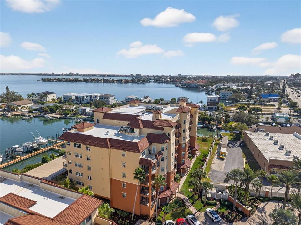 На продажу: $1,550,000 (3 спален, 3 ванн, 2350 Квадратных фут)