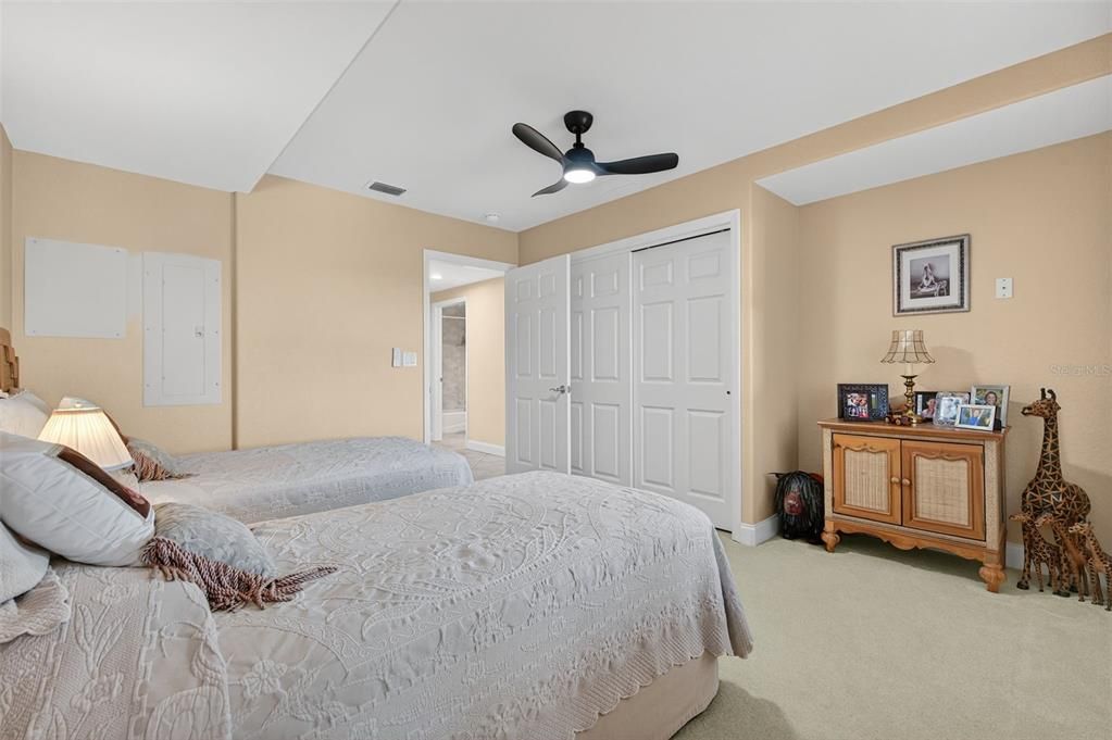 На продажу: $1,550,000 (3 спален, 3 ванн, 2350 Квадратных фут)