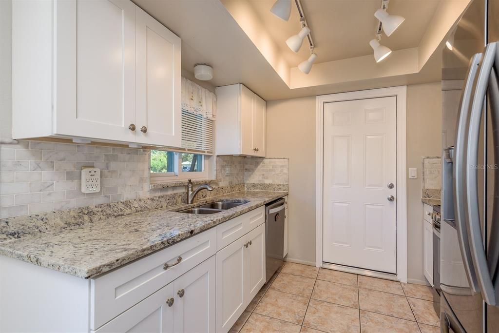 For Rent: $2,495 (4 beds, 2 baths, 1814 Square Feet)