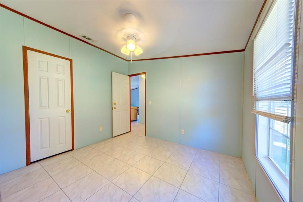 Active With Contract: $314,900 (3 beds, 2 baths, 1624 Square Feet)