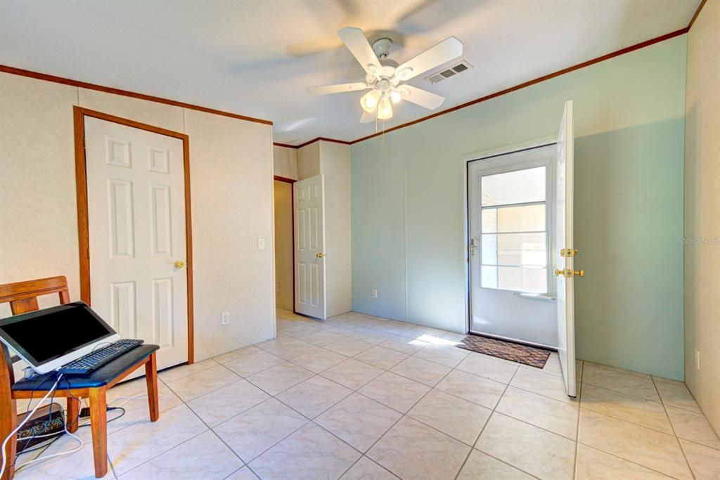 Active With Contract: $314,900 (3 beds, 2 baths, 1624 Square Feet)