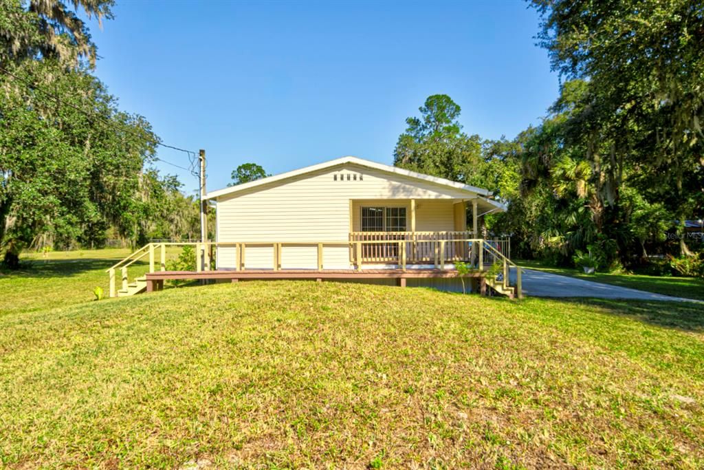 Active With Contract: $314,900 (3 beds, 2 baths, 1624 Square Feet)