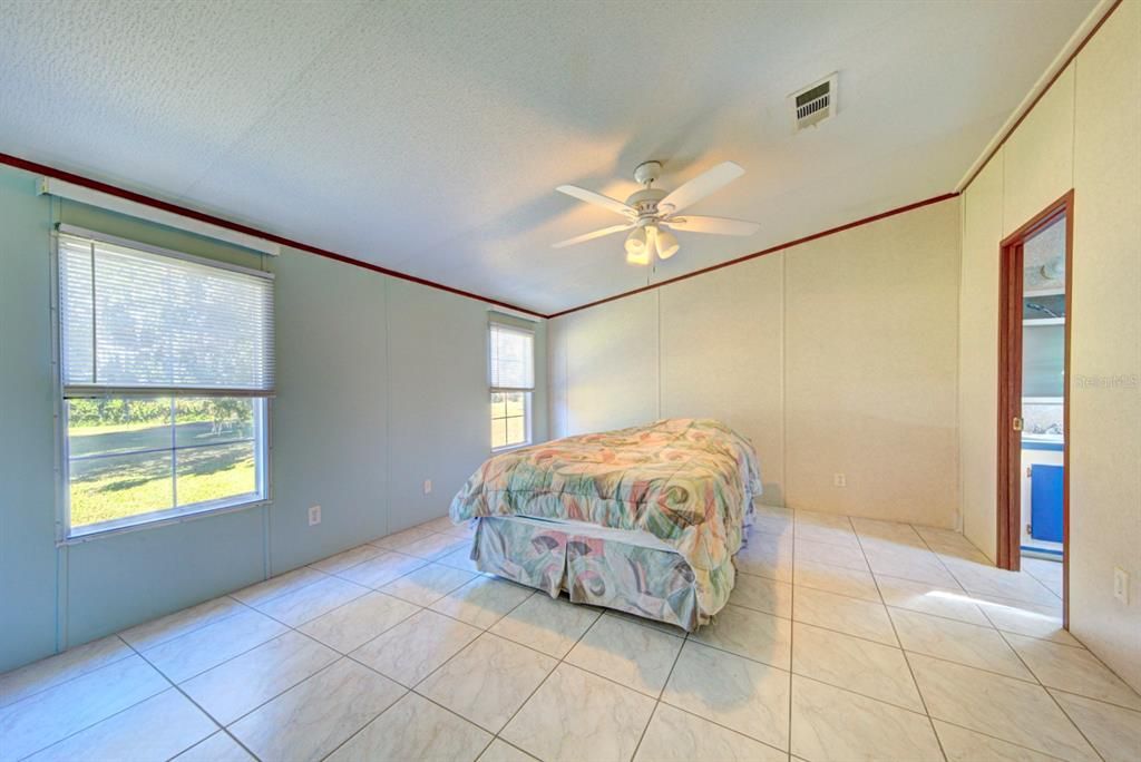 Active With Contract: $314,900 (3 beds, 2 baths, 1624 Square Feet)