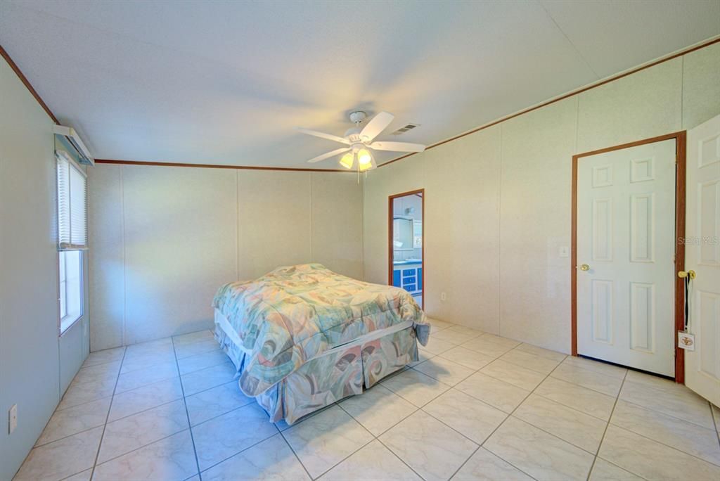 Active With Contract: $314,900 (3 beds, 2 baths, 1624 Square Feet)