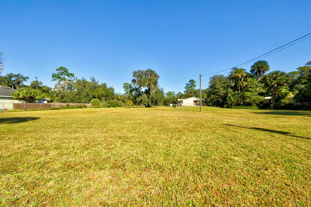 Active With Contract: $314,900 (3 beds, 2 baths, 1624 Square Feet)