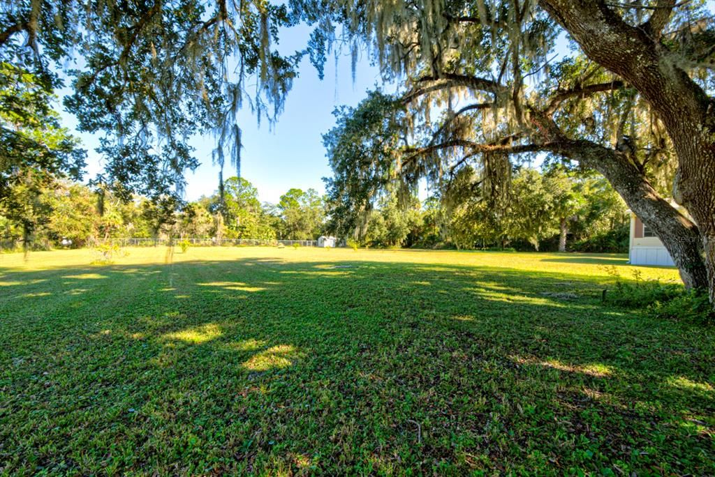 Active With Contract: $314,900 (3 beds, 2 baths, 1624 Square Feet)