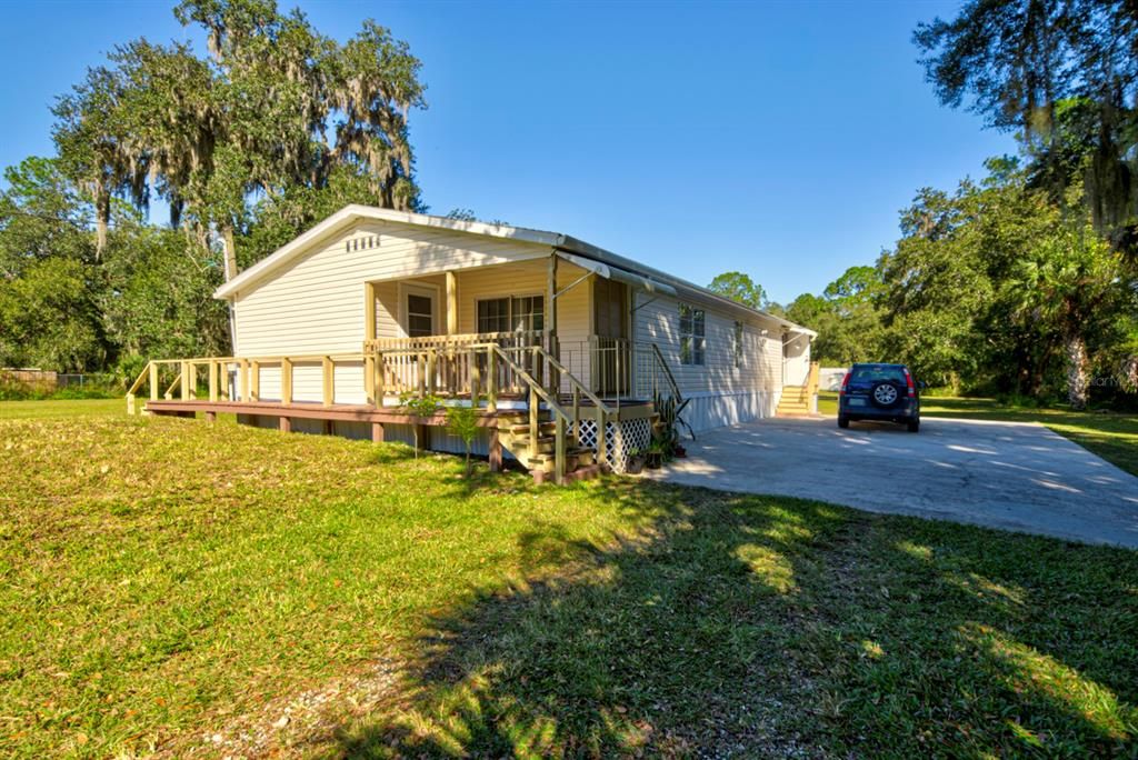 Active With Contract: $314,900 (3 beds, 2 baths, 1624 Square Feet)