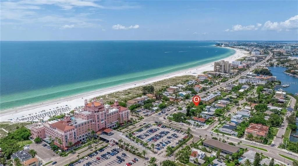 На продажу: $1,200,000 (0.23 acres)