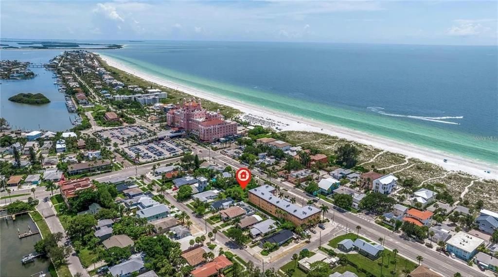 На продажу: $1,200,000 (0.23 acres)