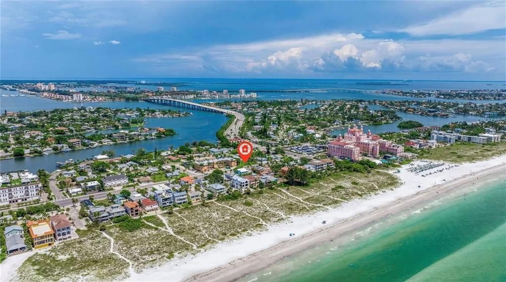 На продажу: $1,200,000 (0.23 acres)