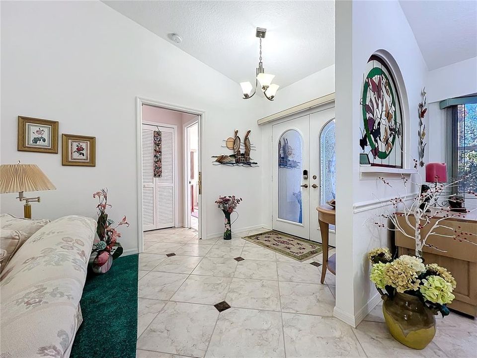 На продажу: $375,000 (3 спален, 2 ванн, 2044 Квадратных фут)