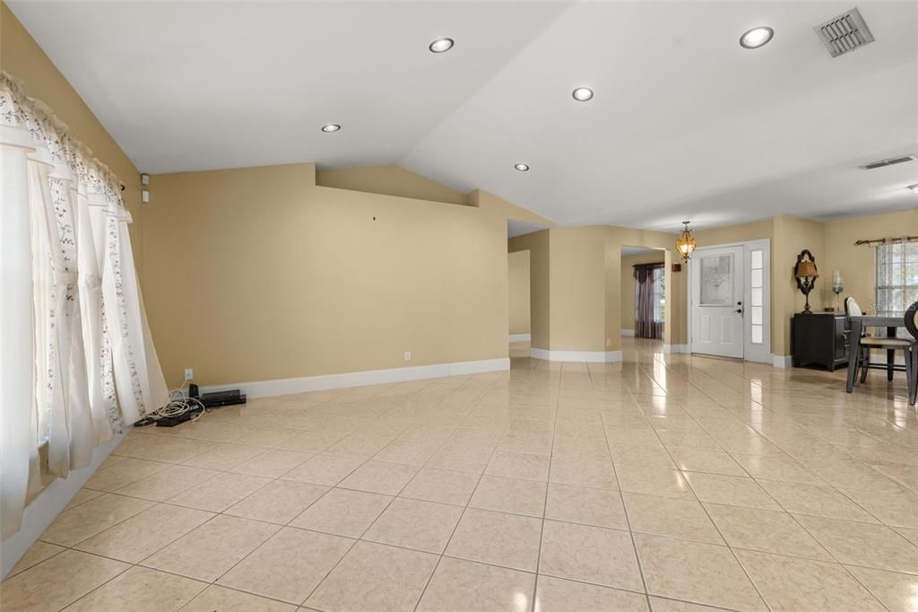 For Sale: $300,000 (4 beds, 2 baths, 2259 Square Feet)