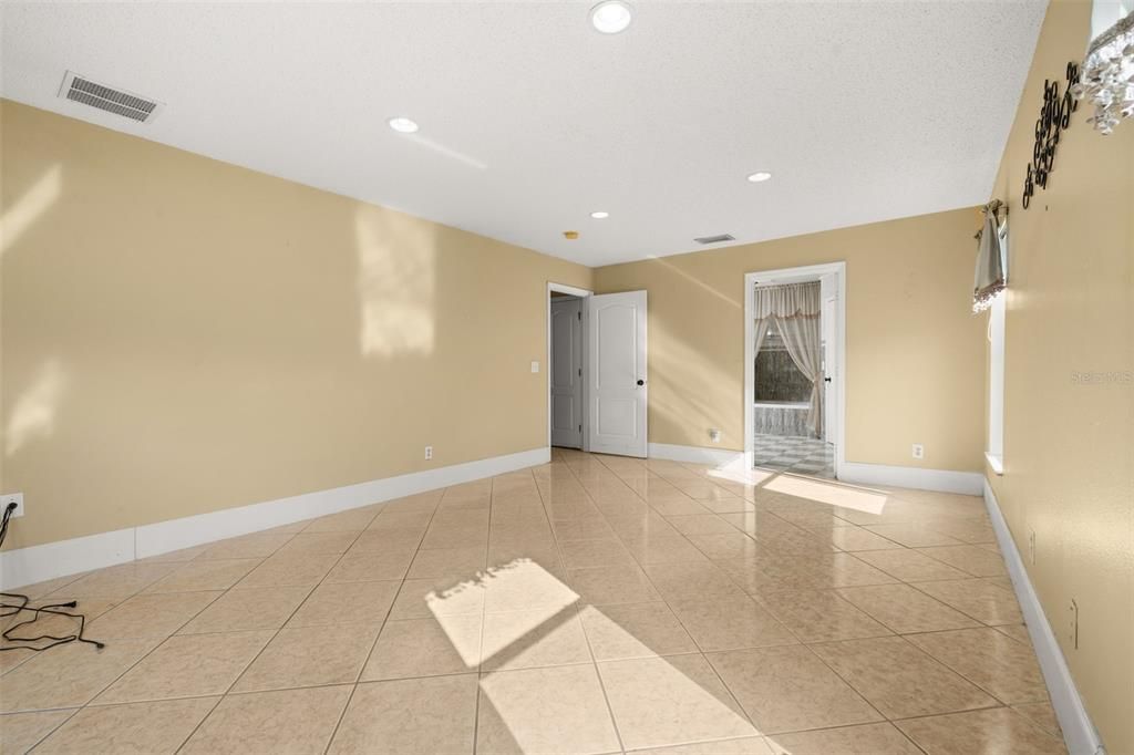 For Sale: $300,000 (4 beds, 2 baths, 2259 Square Feet)