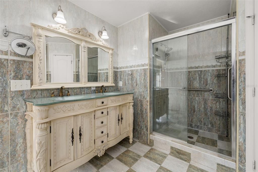 For Sale: $300,000 (4 beds, 2 baths, 2259 Square Feet)