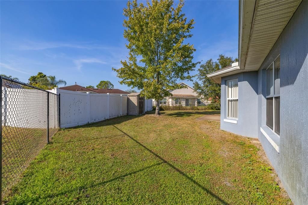 For Sale: $300,000 (4 beds, 2 baths, 2259 Square Feet)