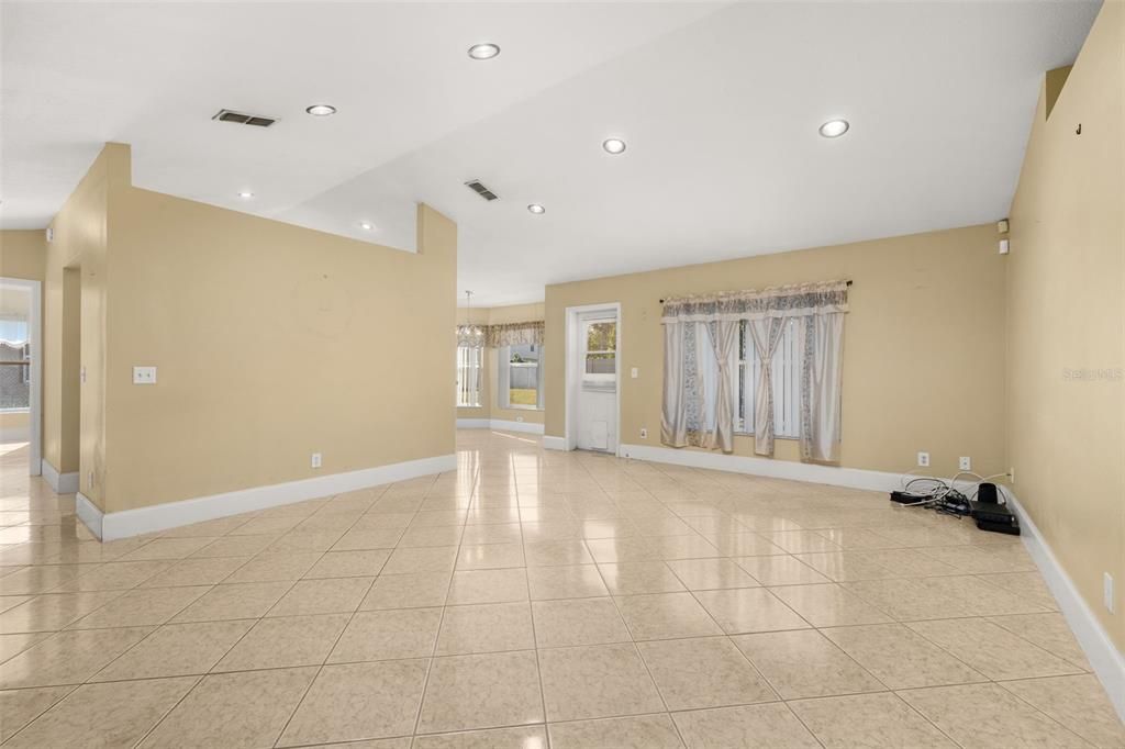 For Sale: $300,000 (4 beds, 2 baths, 2259 Square Feet)