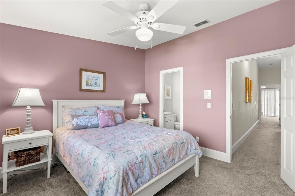 For Sale: $489,000 (3 beds, 3 baths, 1585 Square Feet)