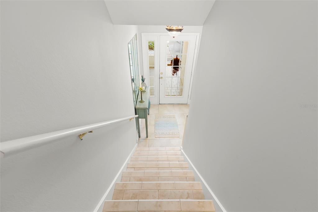 For Sale: $489,000 (3 beds, 3 baths, 1585 Square Feet)