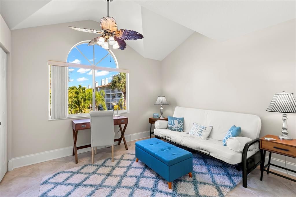 For Sale: $489,000 (3 beds, 3 baths, 1585 Square Feet)