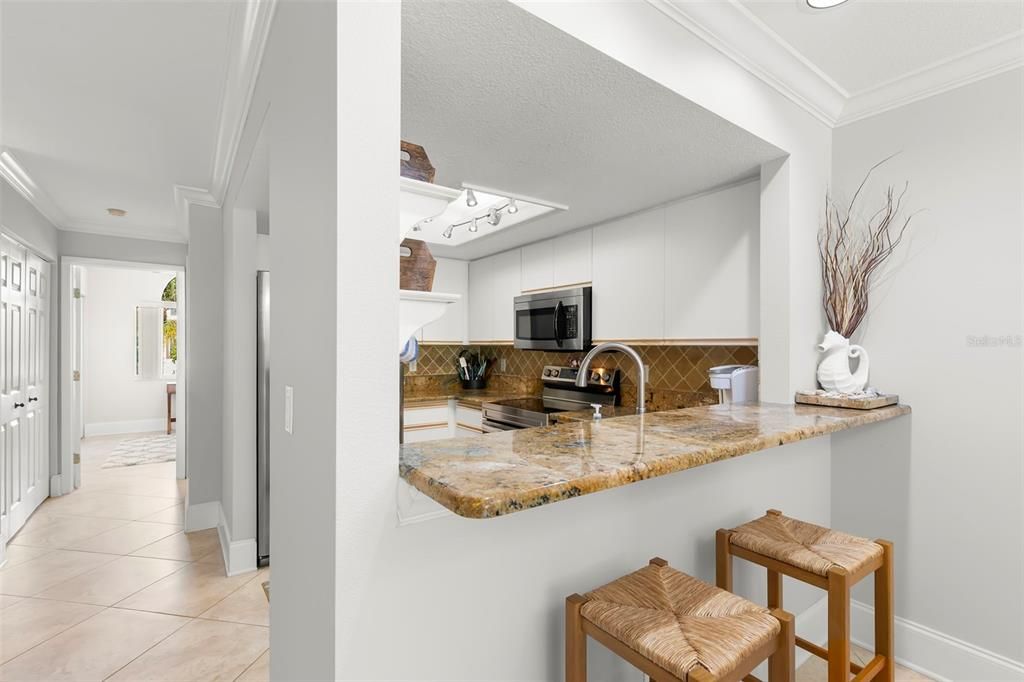 For Sale: $489,000 (3 beds, 3 baths, 1585 Square Feet)