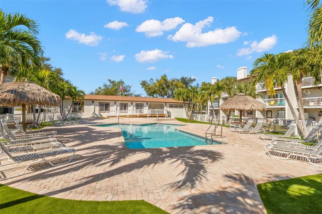 For Sale: $489,000 (3 beds, 3 baths, 1585 Square Feet)