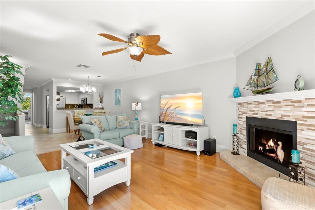 For Sale: $489,000 (3 beds, 3 baths, 1585 Square Feet)