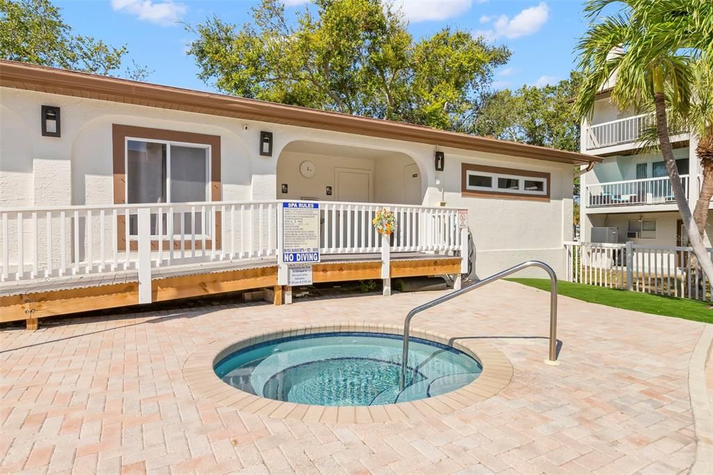 For Sale: $489,000 (3 beds, 3 baths, 1585 Square Feet)