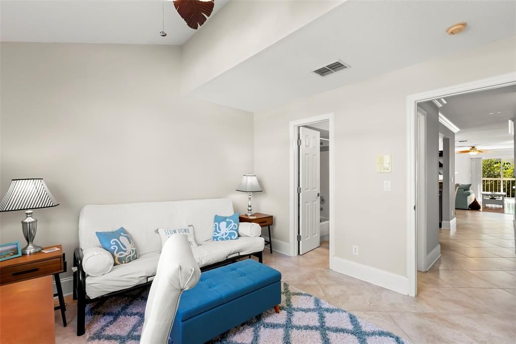 For Sale: $489,000 (3 beds, 3 baths, 1585 Square Feet)