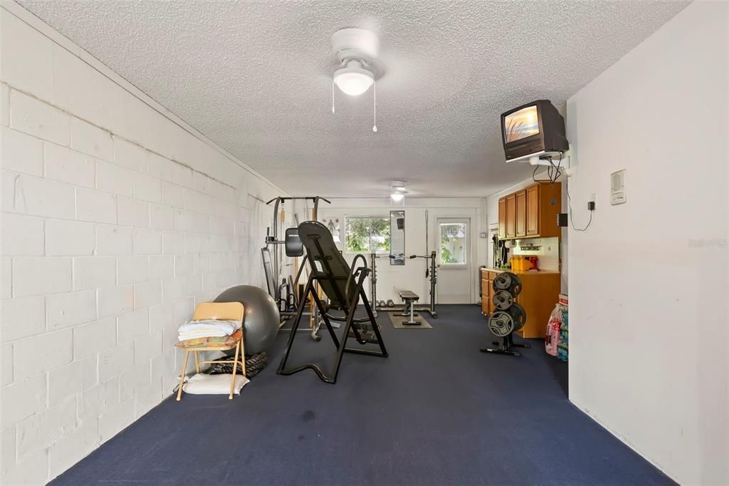 For Sale: $489,000 (3 beds, 3 baths, 1585 Square Feet)