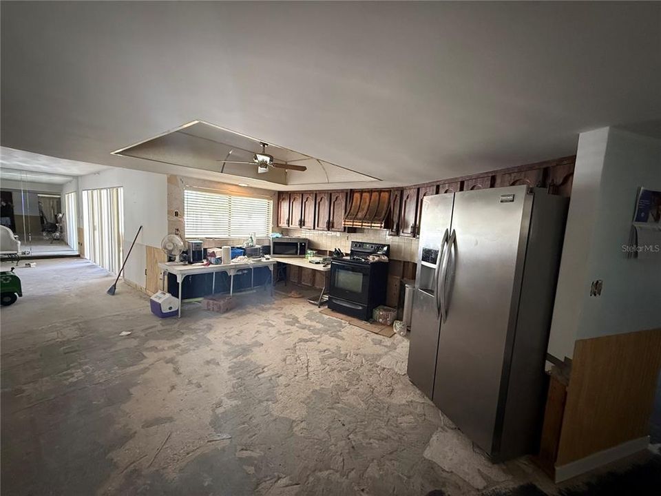 For Sale: $449,900 (4 beds, 3 baths, 3051 Square Feet)