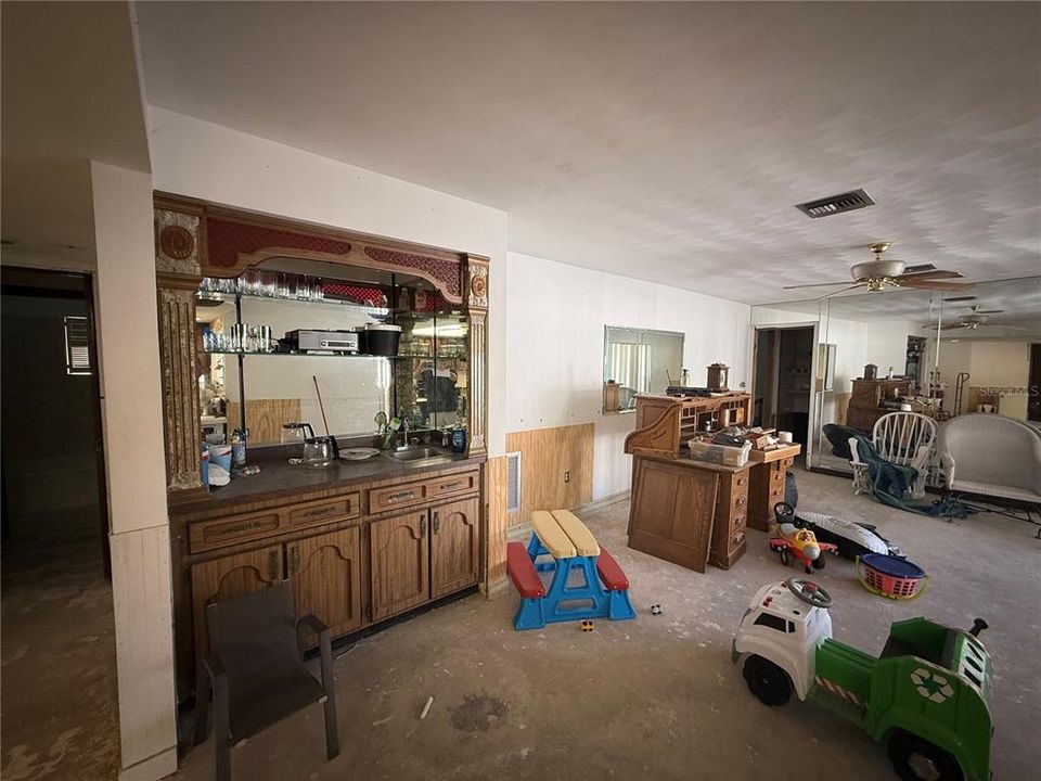 For Sale: $449,900 (4 beds, 3 baths, 3051 Square Feet)