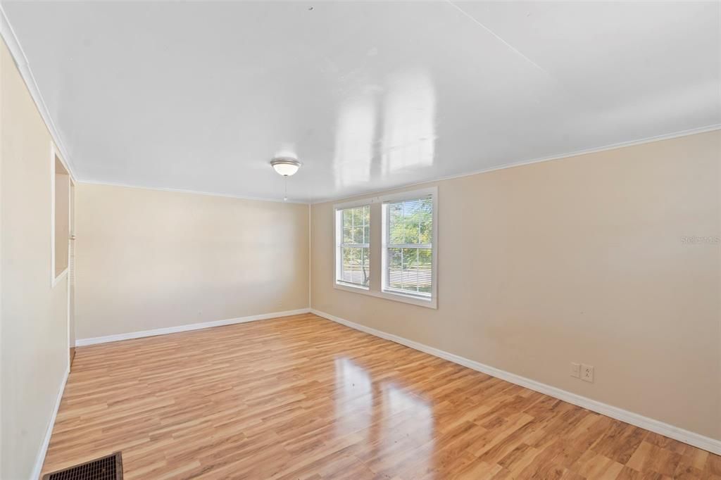 Active With Contract: $185,000 (4 beds, 2 baths, 1560 Square Feet)