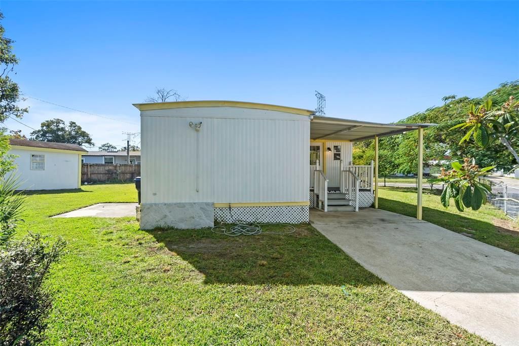 Active With Contract: $185,000 (4 beds, 2 baths, 1560 Square Feet)