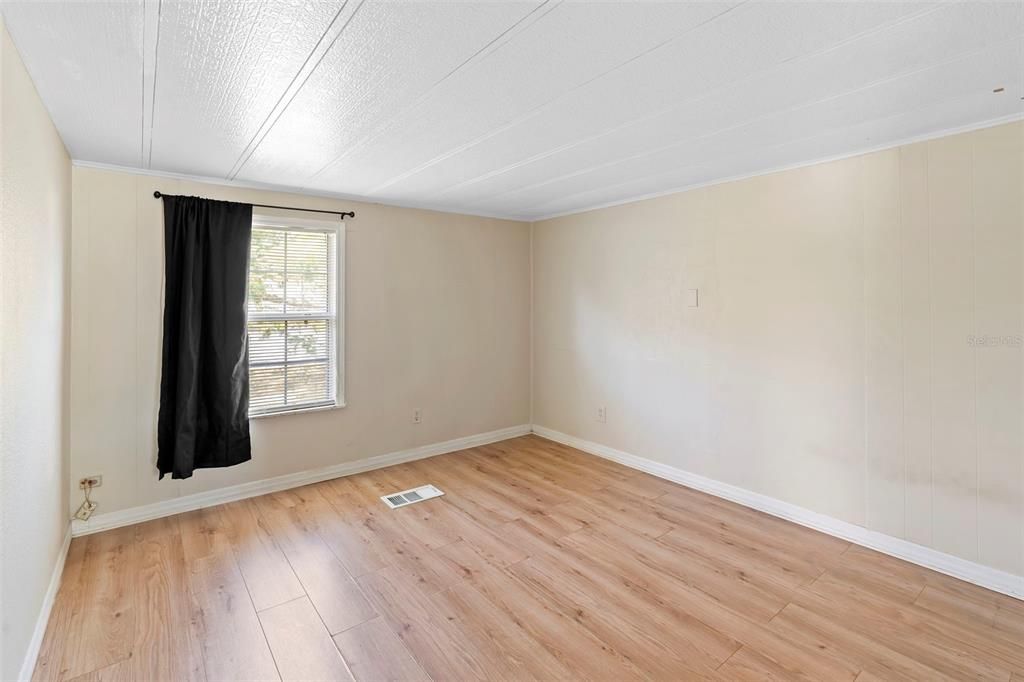 Active With Contract: $185,000 (4 beds, 2 baths, 1560 Square Feet)