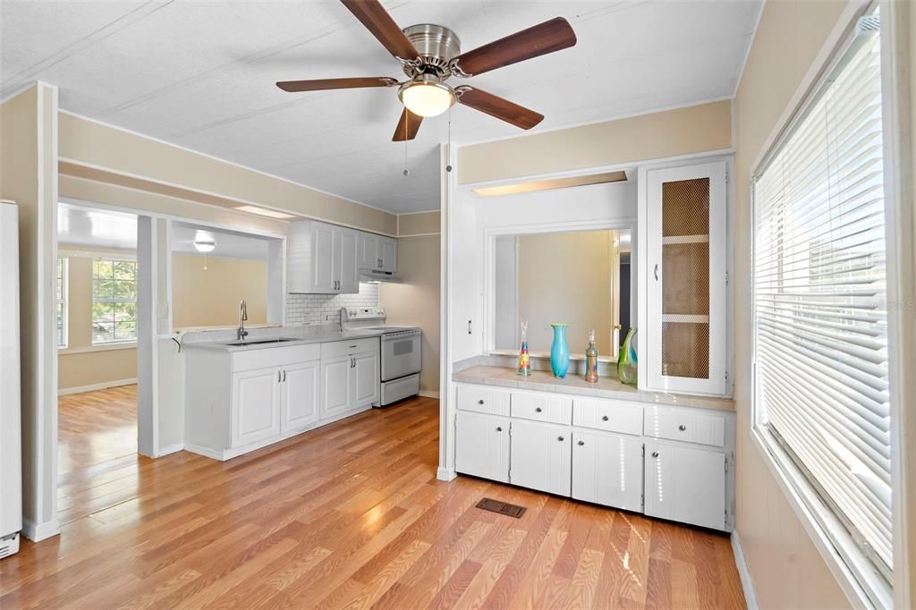 Active With Contract: $185,000 (4 beds, 2 baths, 1560 Square Feet)