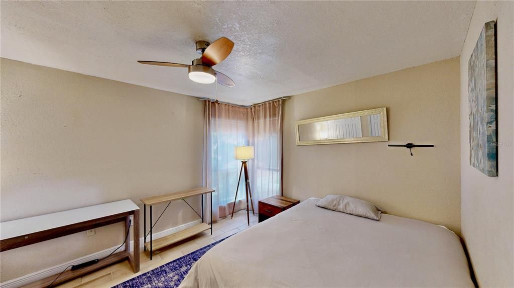 待售: $225,000 (2 贝兹, 2 浴室, 1120 平方英尺)