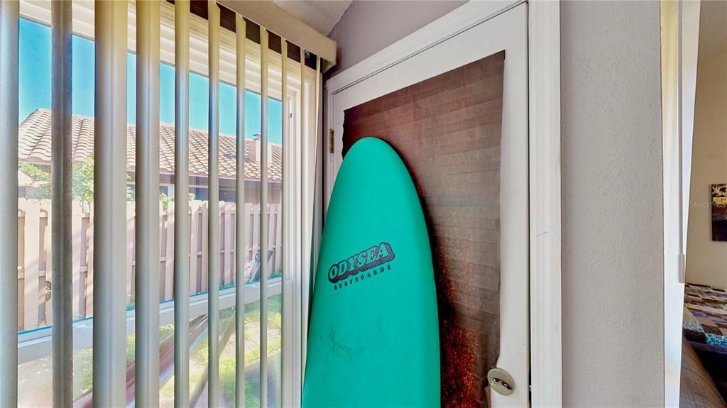 待售: $225,000 (2 贝兹, 2 浴室, 1120 平方英尺)