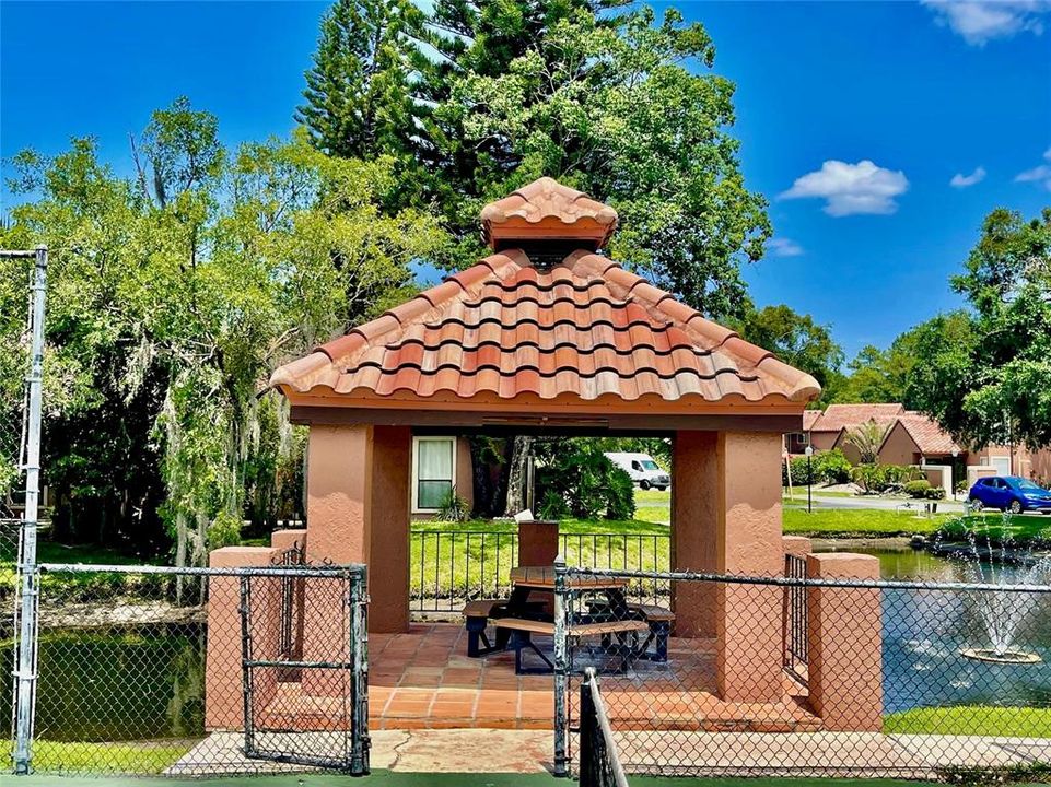 待售: $225,000 (2 贝兹, 2 浴室, 1120 平方英尺)