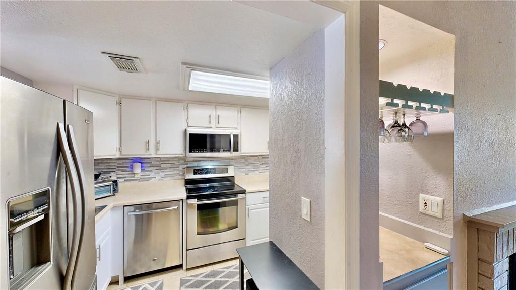 待售: $225,000 (2 贝兹, 2 浴室, 1120 平方英尺)