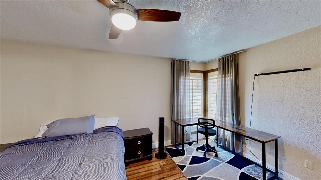 待售: $225,000 (2 贝兹, 2 浴室, 1120 平方英尺)