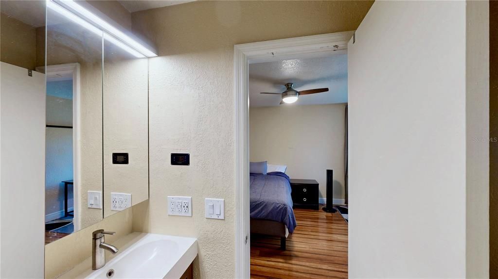 待售: $225,000 (2 贝兹, 2 浴室, 1120 平方英尺)