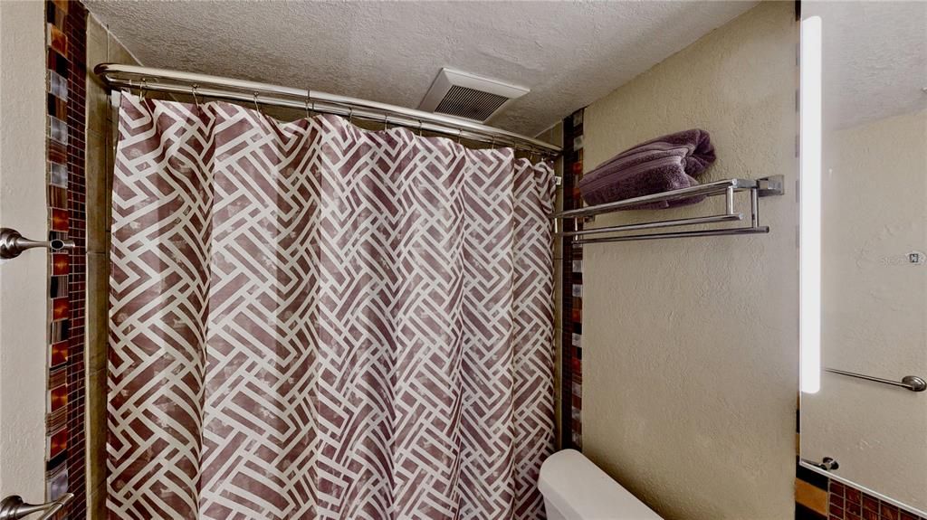 待售: $225,000 (2 贝兹, 2 浴室, 1120 平方英尺)