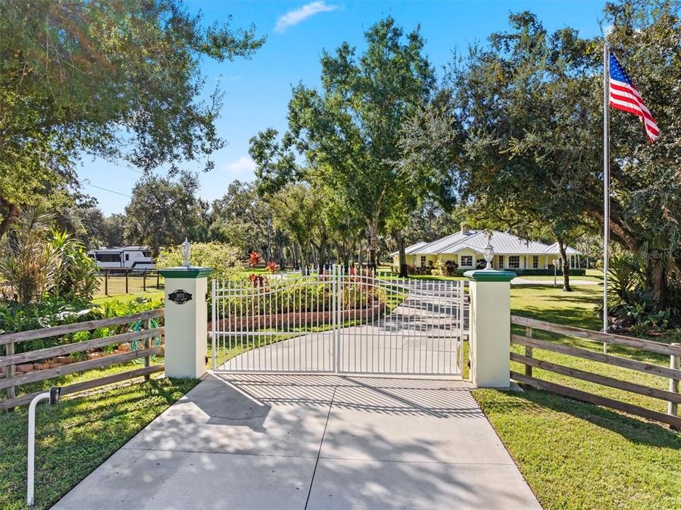 En Venta: $1,431,000 (4 camas, 4 baños, 2781 Pies cuadrados)