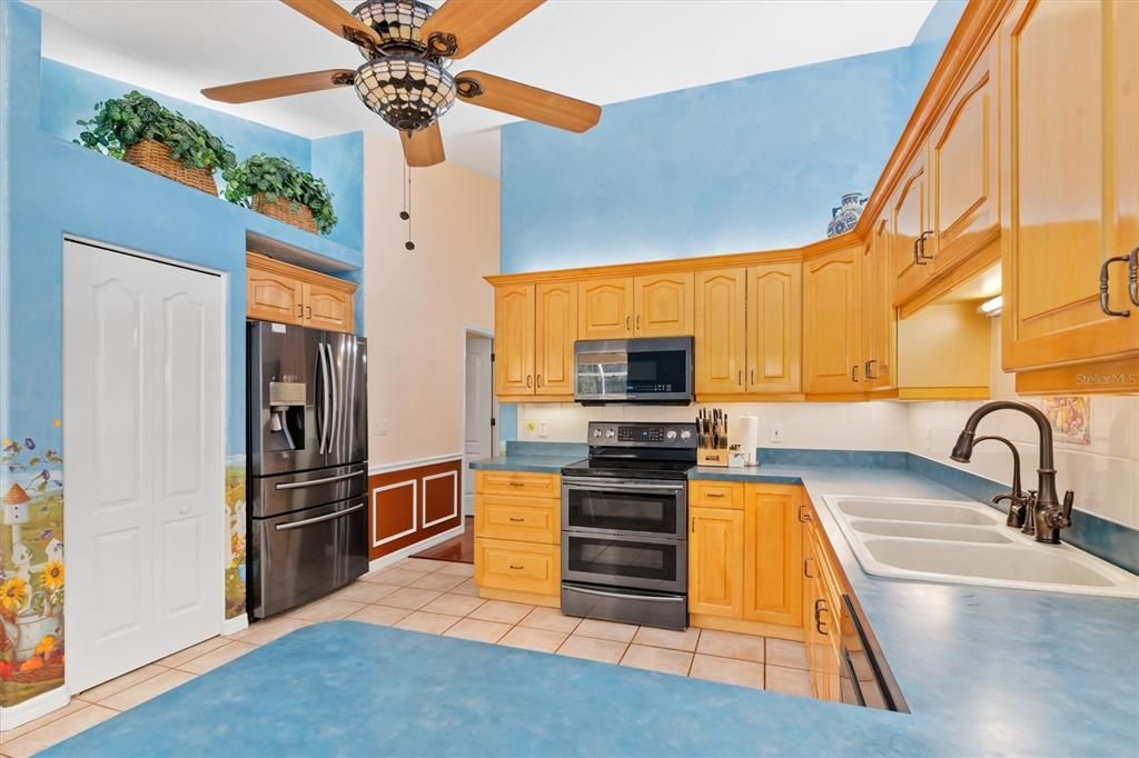 En Venta: $1,431,000 (4 camas, 4 baños, 2781 Pies cuadrados)