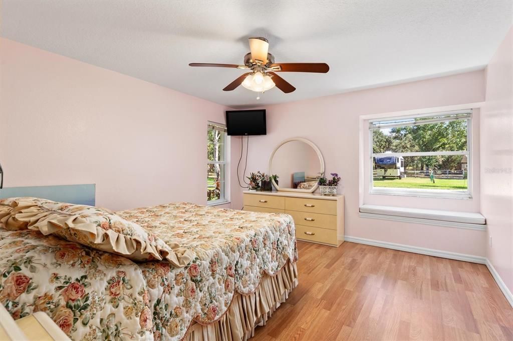 En Venta: $1,431,000 (4 camas, 4 baños, 2781 Pies cuadrados)