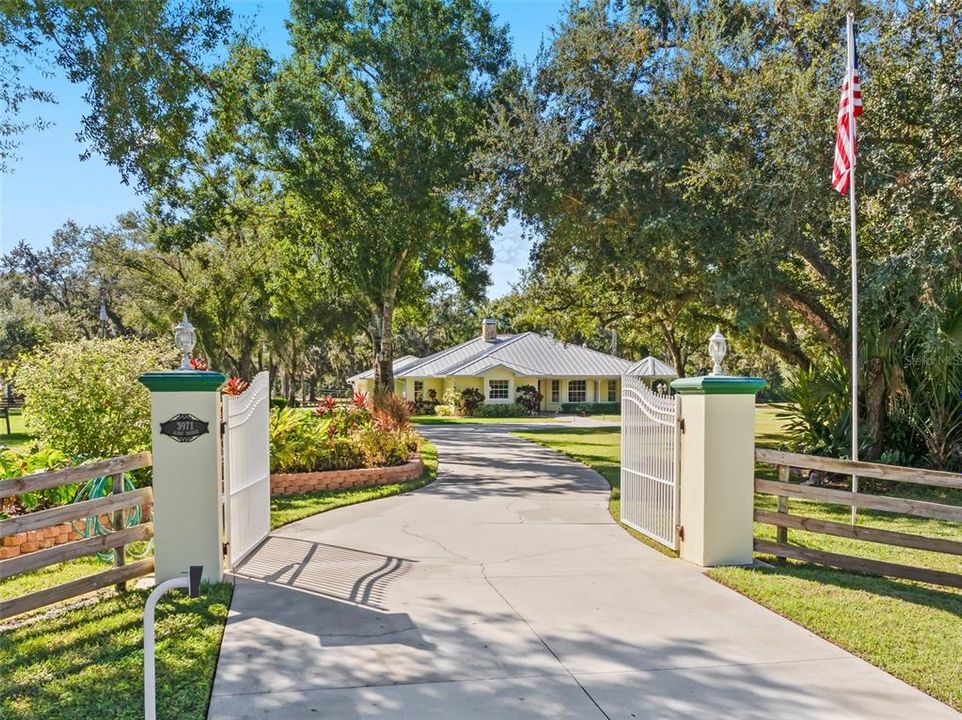 En Venta: $1,431,000 (4 camas, 4 baños, 2781 Pies cuadrados)