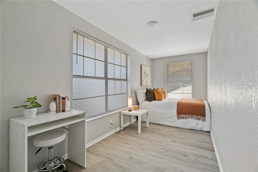 出租: $2,500 (4 贝兹, 2 浴室, 1577 平方英尺)