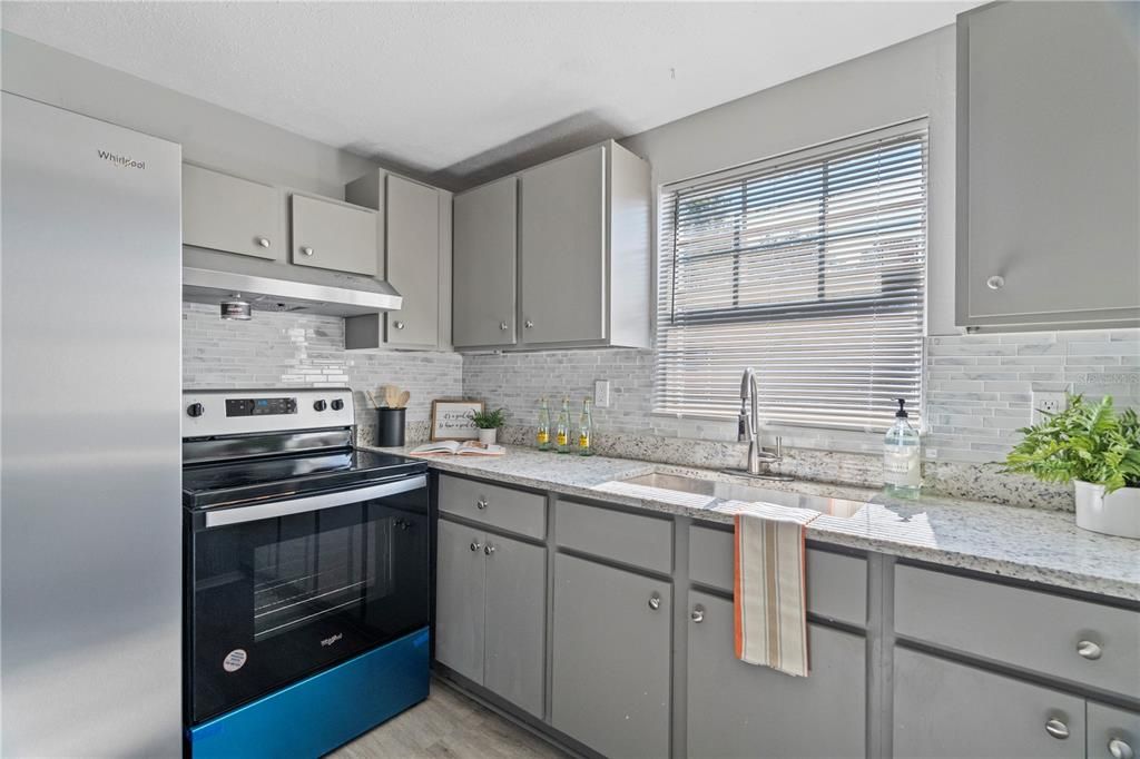 出租: $2,500 (4 贝兹, 2 浴室, 1577 平方英尺)