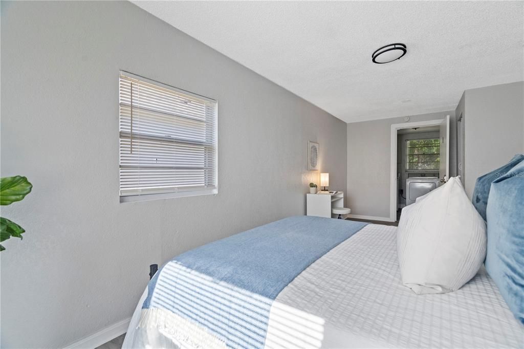 出租: $2,500 (4 贝兹, 2 浴室, 1577 平方英尺)