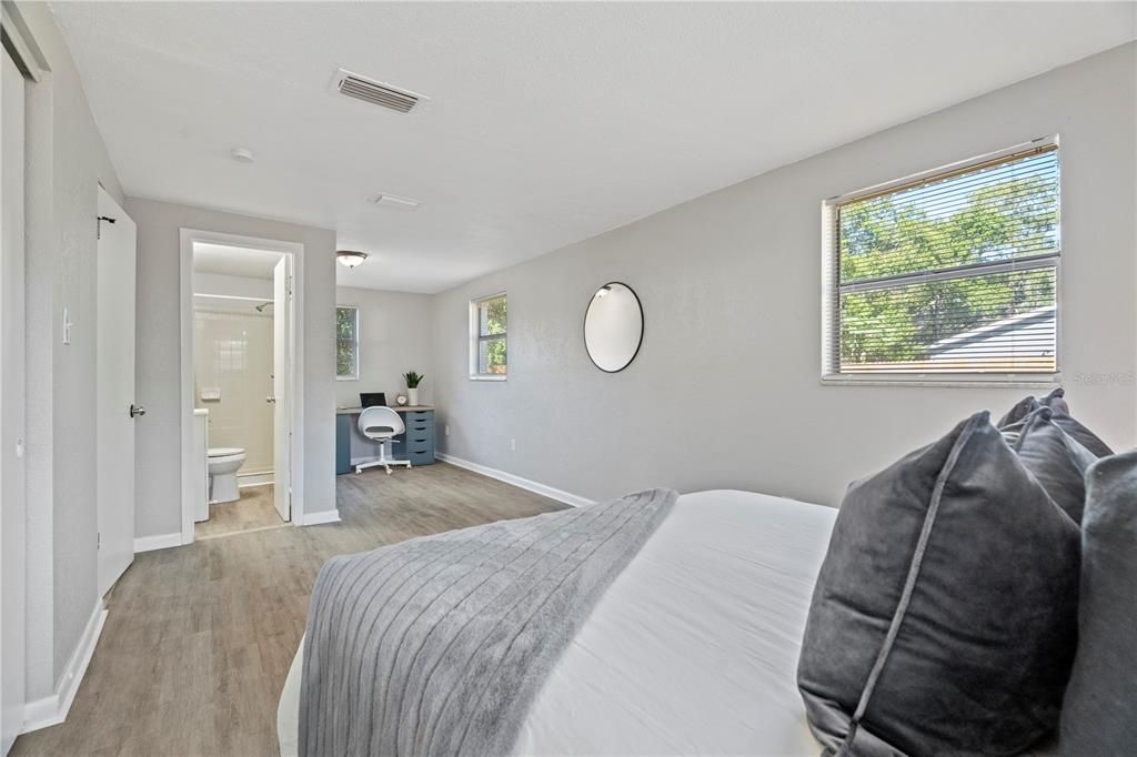 出租: $2,500 (4 贝兹, 2 浴室, 1577 平方英尺)